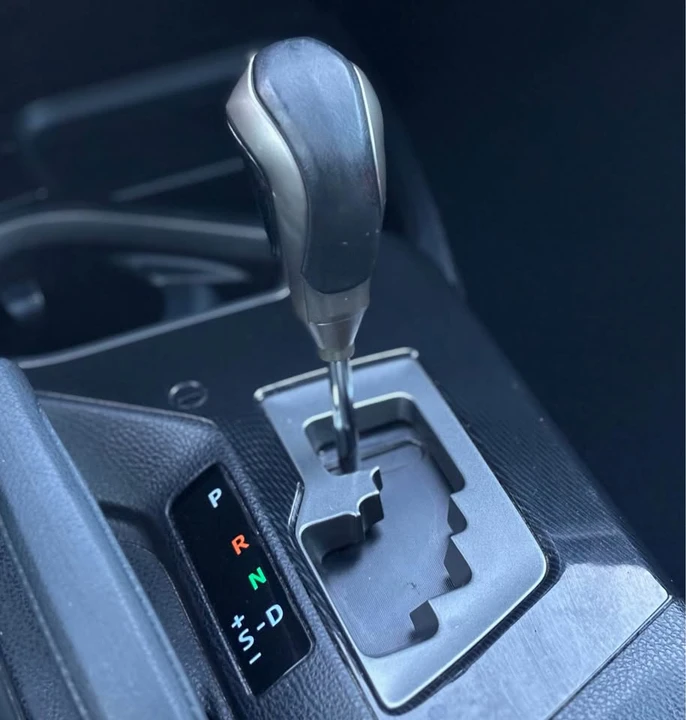2016 Toyota RAV4 4th Gen - Image 7 of 17