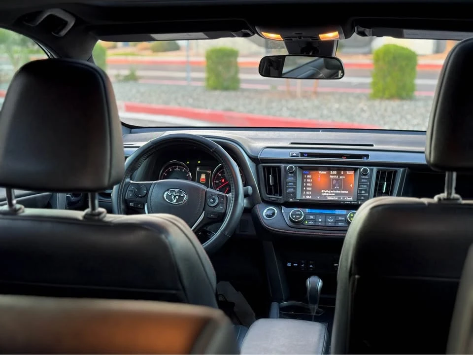 2016 Toyota RAV4 4th Gen - Image 14 of 17