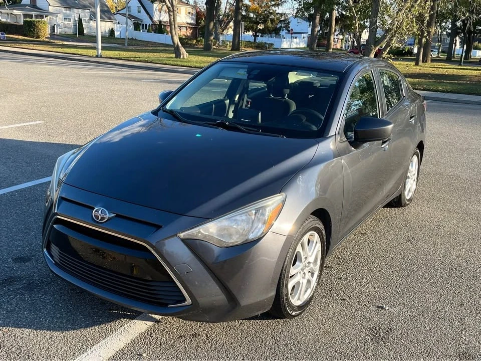 2016 Toyota Yaris - Image 14 of 15