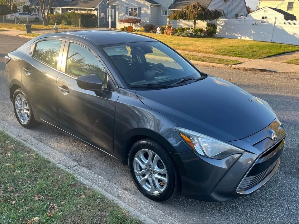 2016 Toyota Yaris - Image 2 of 15