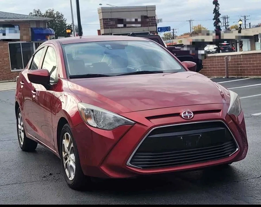 2016 Toyota Yaris - Image 2 of 10