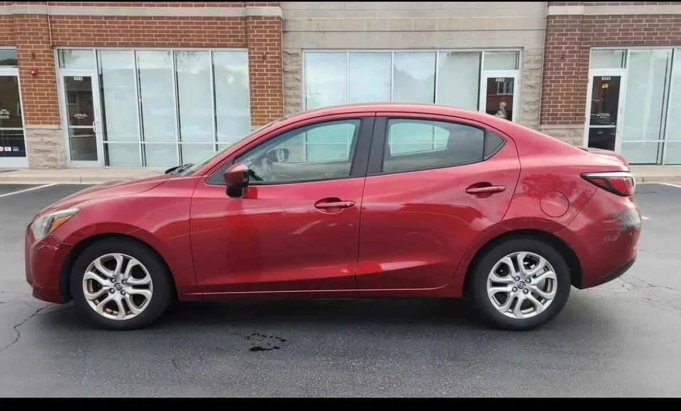 2016 Toyota Yaris - Image 4 of 10