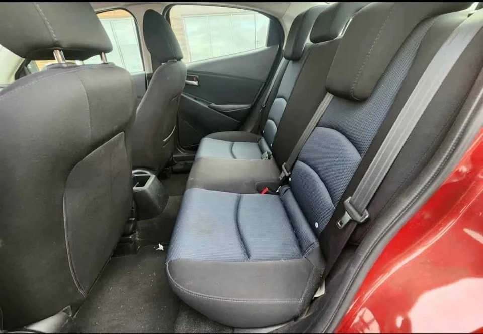 2016 Toyota Yaris - Image 5 of 10