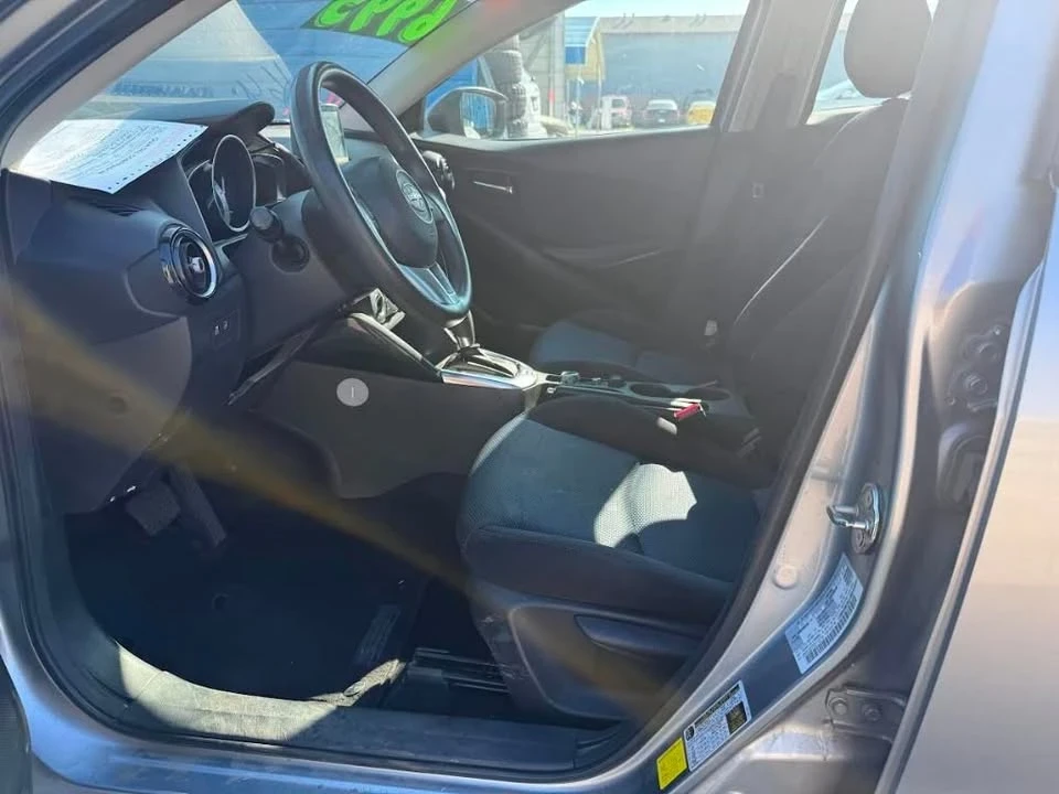 2016 Toyota Yaris - Image 3 of 6