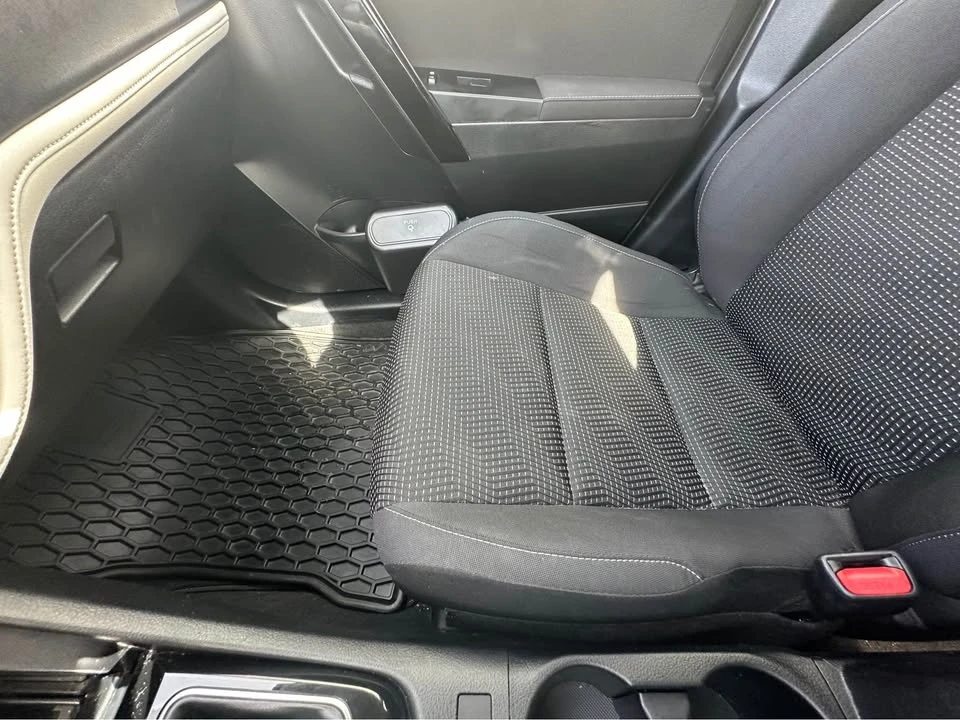 2016 Toyota Corolla 11th Gen - Image 7 of 11