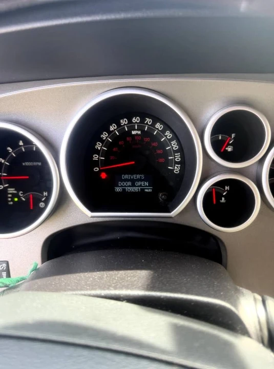 2016 Toyota Sequoia 2nd Gen - Image 7 of 17
