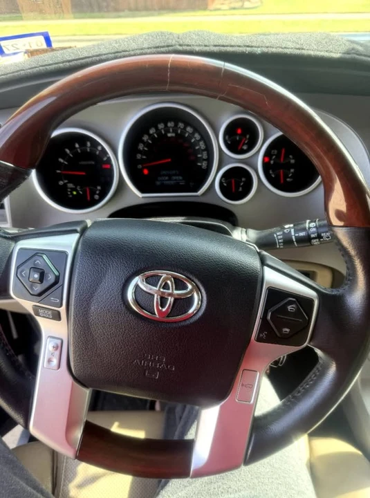 2016 Toyota Sequoia 2nd Gen - Image 8 of 17