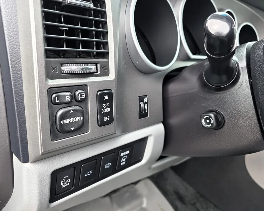 2016 Toyota Sequoia 2nd Gen - Image 11 of 20