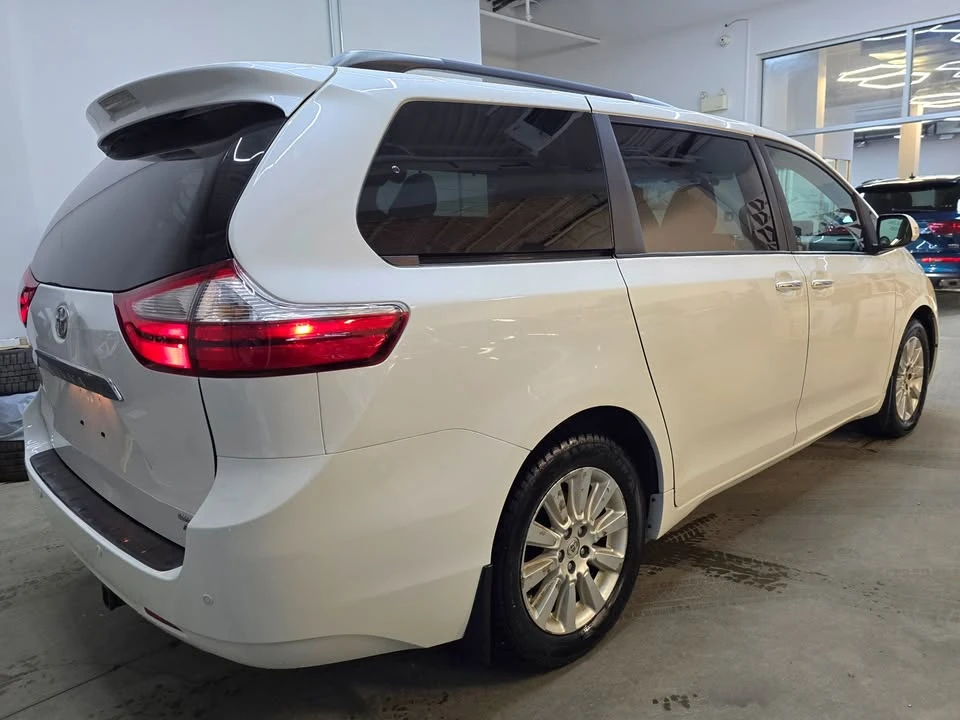 2016 Toyota Sienna 3rd Gen - Image 4 of 17
