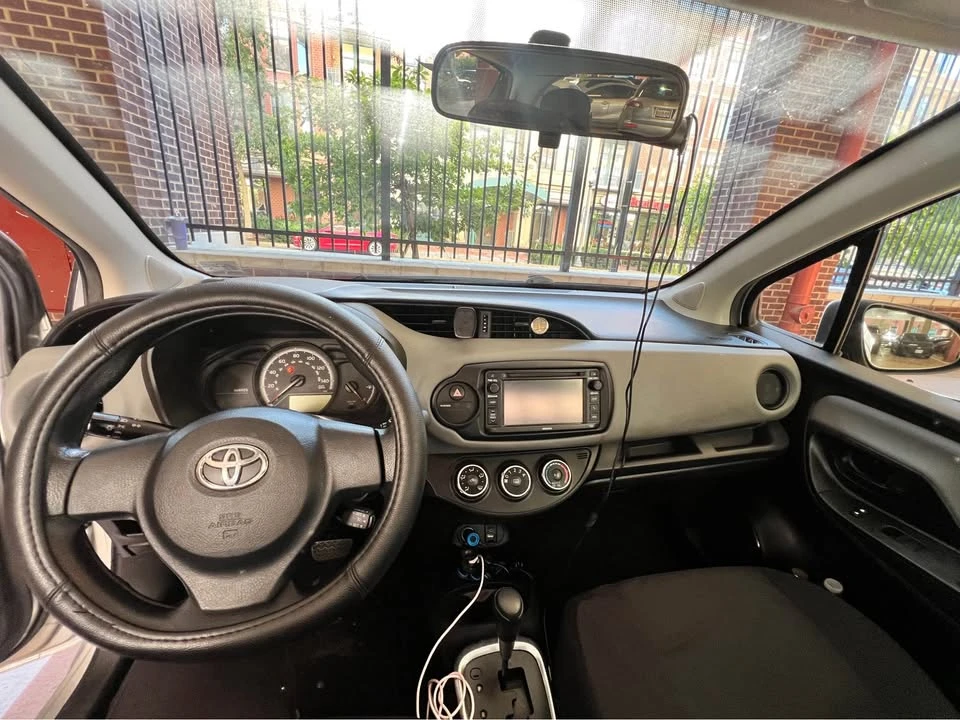 2016 Toyota Yaris - Image 8 of 9