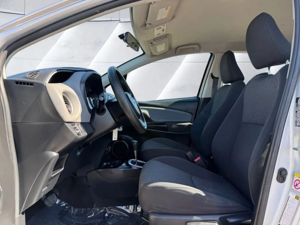 2016 Toyota Yaris - Image 9 of 19