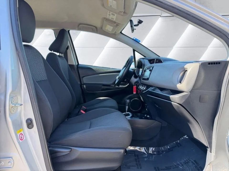 2016 Toyota Yaris - Image 10 of 19