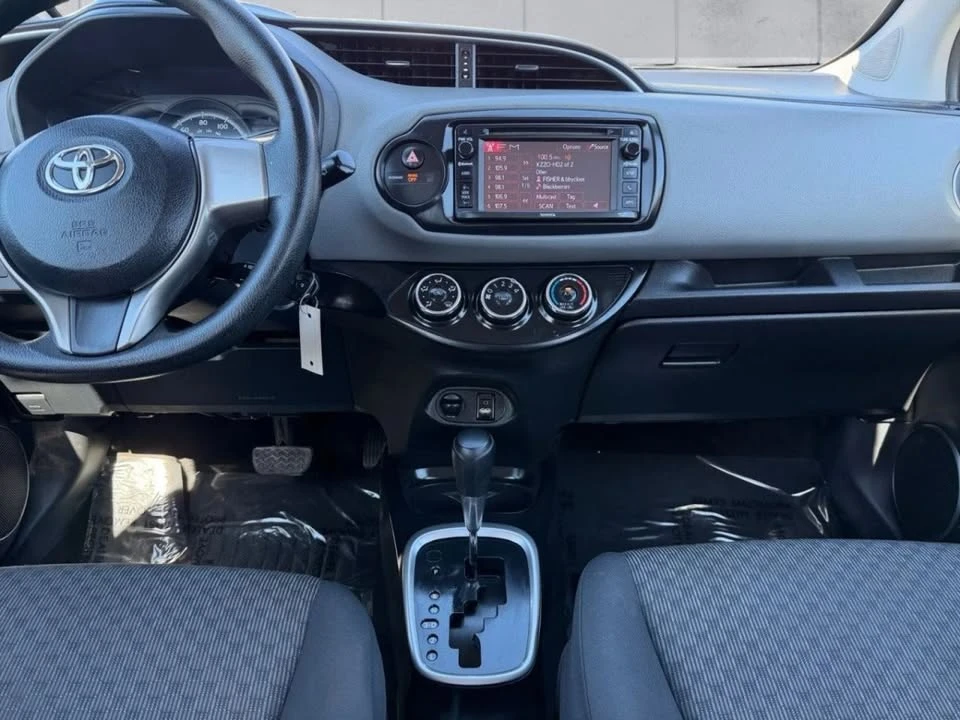 2016 Toyota Yaris - Image 13 of 19