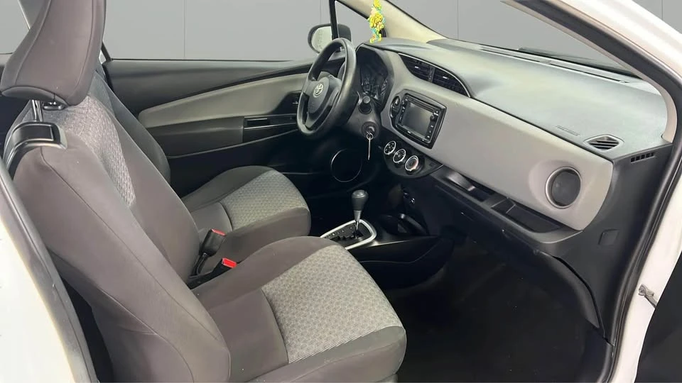 2016 Toyota Yaris - Image 13 of 15