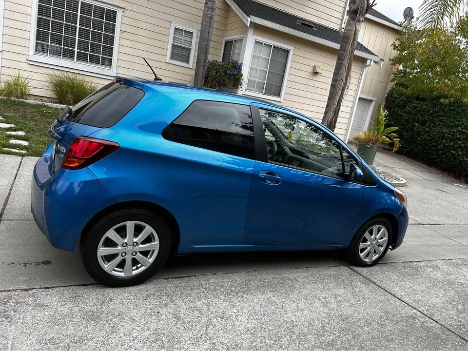 2016 Toyota Yaris - Image 2 of 10