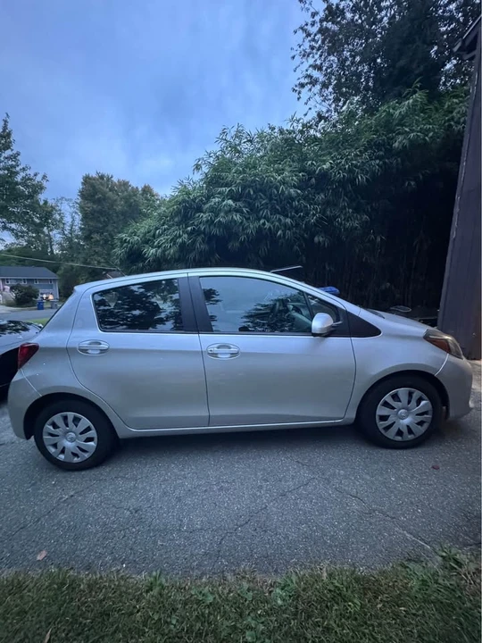 2016 Toyota Yaris - Image 2 of 7