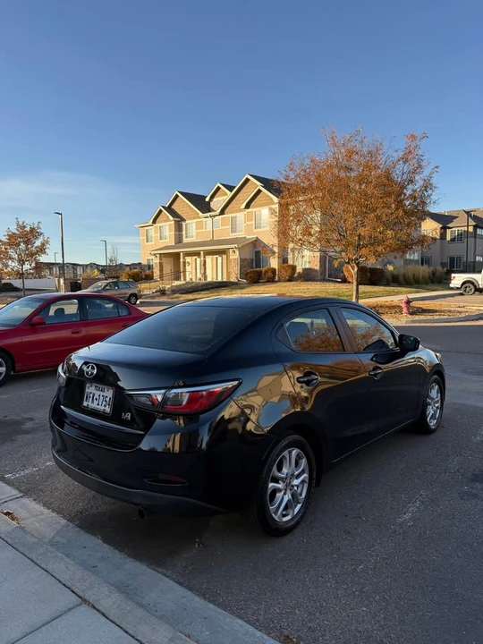 2016 Toyota Yaris - Image 4 of 10