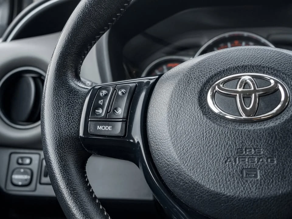 2016 Toyota Yaris - Image 10 of 20