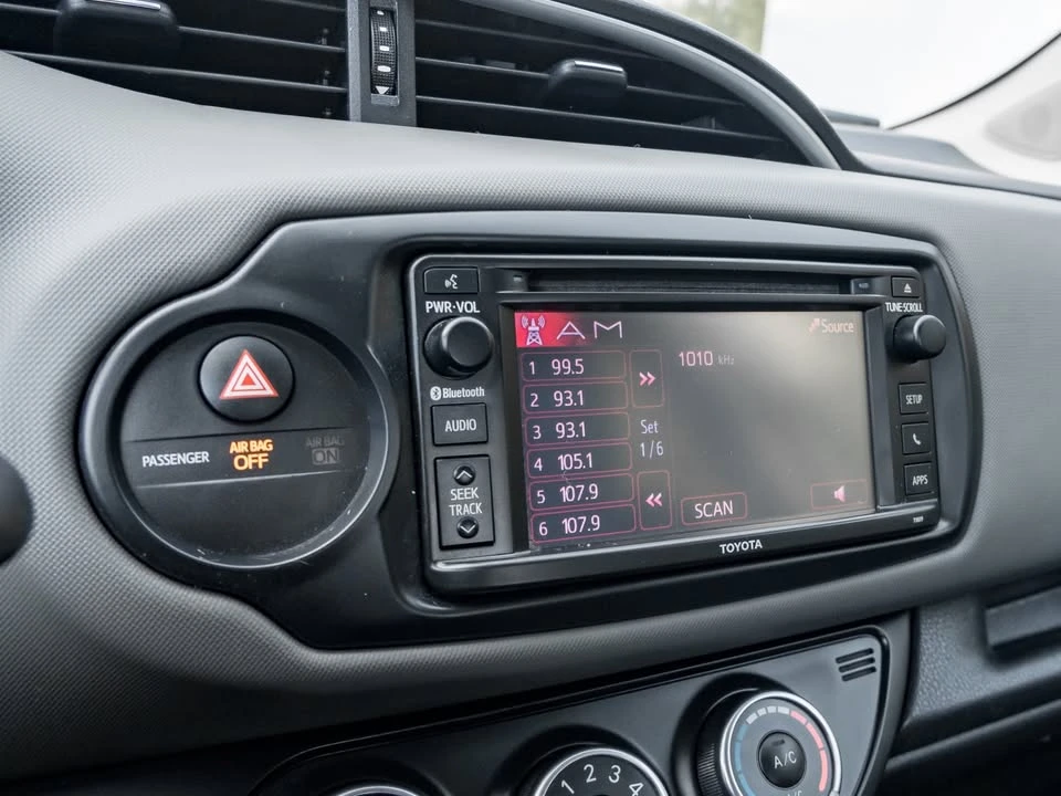 2016 Toyota Yaris - Image 17 of 20