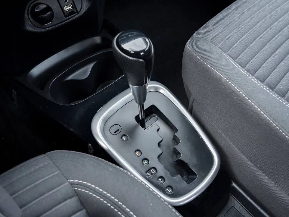 2016 Toyota Yaris - Image 15 of 20