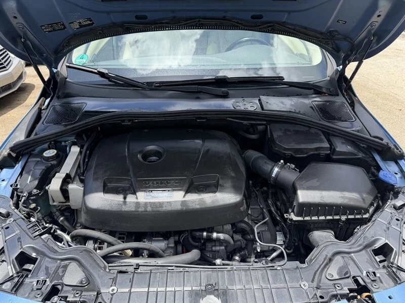 2016 Volvo V60 1st Gen - Image 18 of 24
