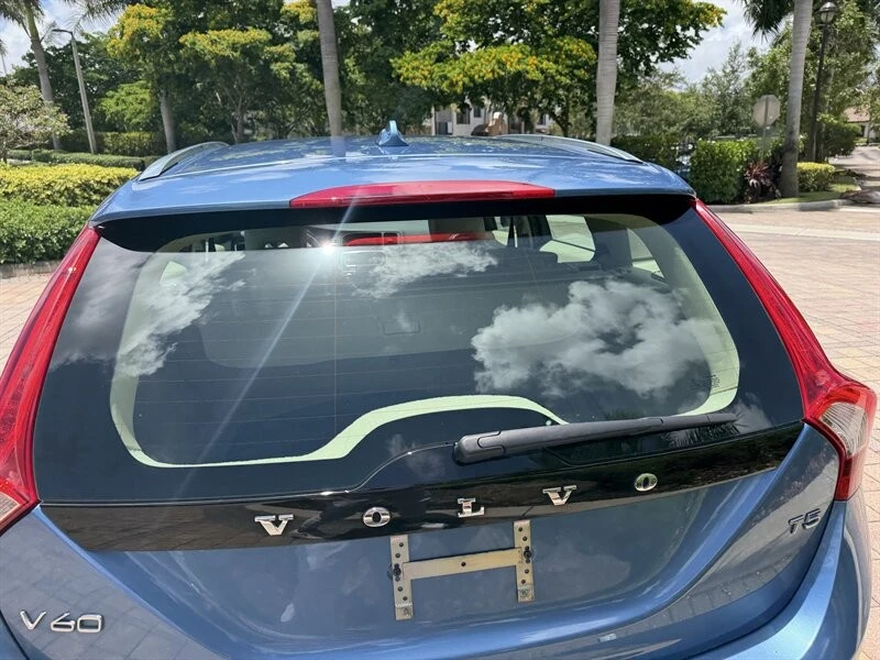 2016 Volvo V60 1st Gen - Image 9 of 24