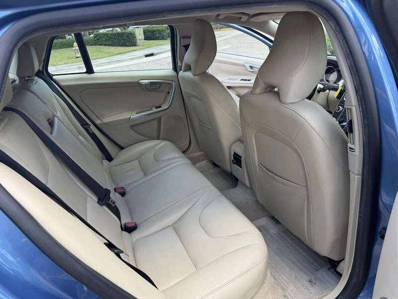 2016 Volvo V60 1st Gen - Image 14 of 24