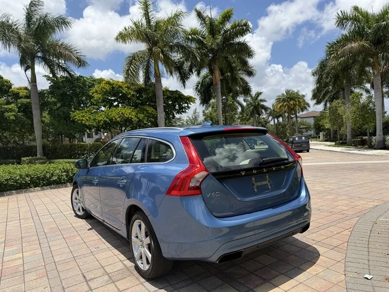 2016 Volvo V60 1st Gen - Image 19 of 24