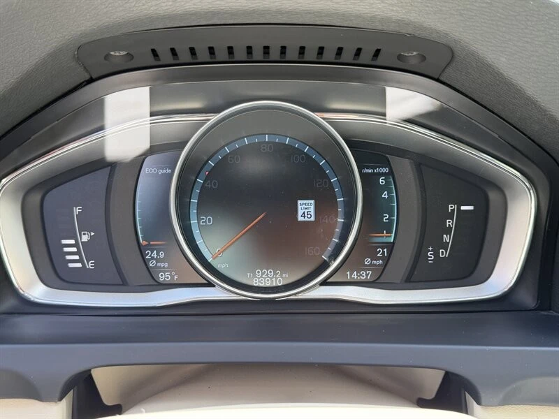 2016 Volvo V60 1st Gen - Image 16 of 24