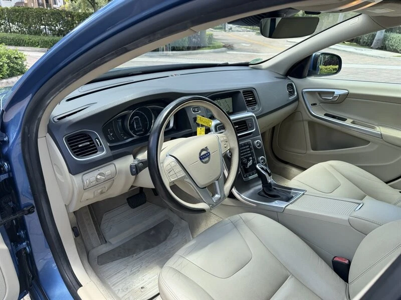 2016 Volvo V60 1st Gen - Image 22 of 24
