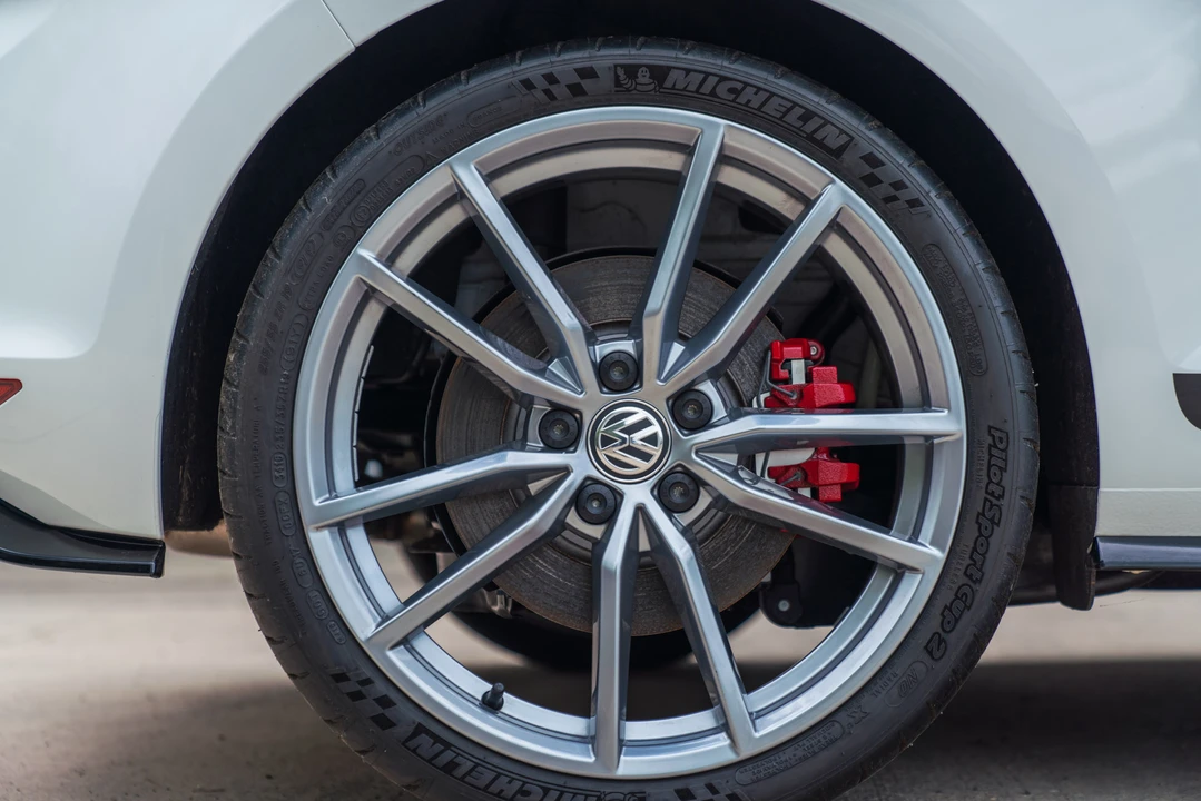 2016 Volkswagen GTI Mk7 - Image 15 of 31