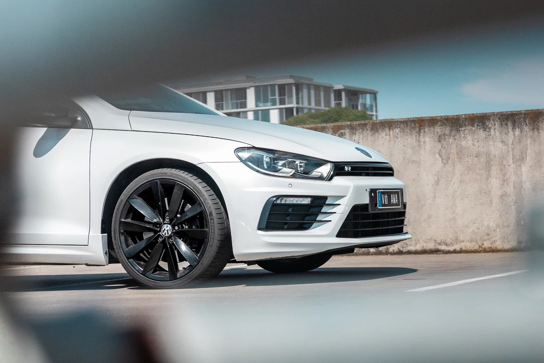 2016 Volkswagen Scirocco - Image 16 of 31