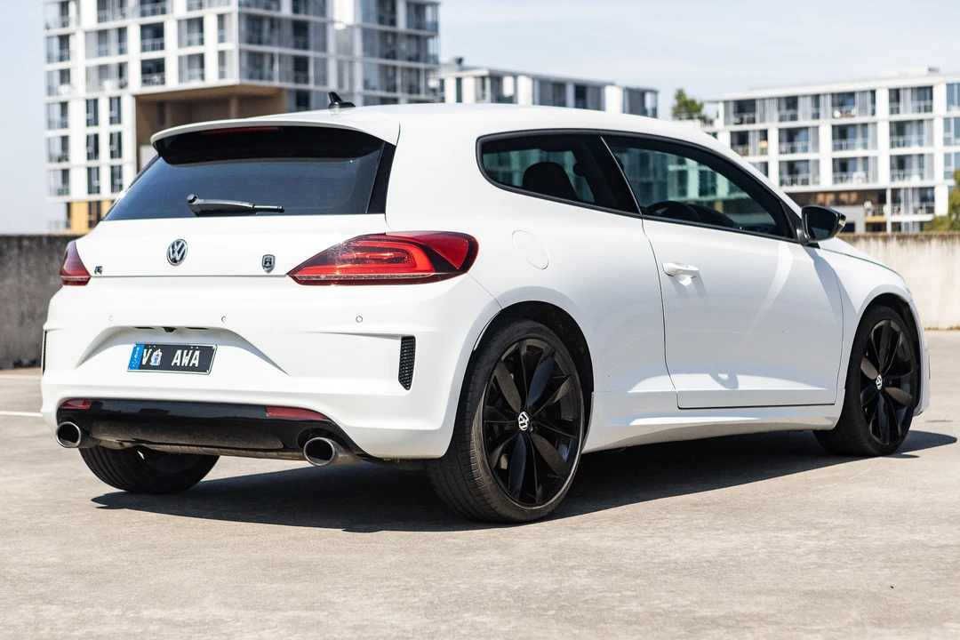 2016 Volkswagen Scirocco - Image 8 of 31