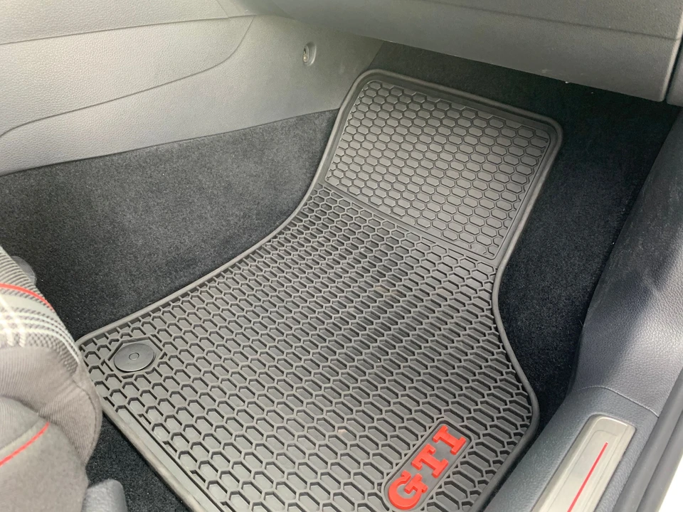 2016 Volkswagen GTI Mk7 - Image 22 of 30