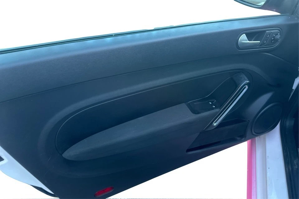 2016 Volkswagen A5 Beetle - Image 19 of 20