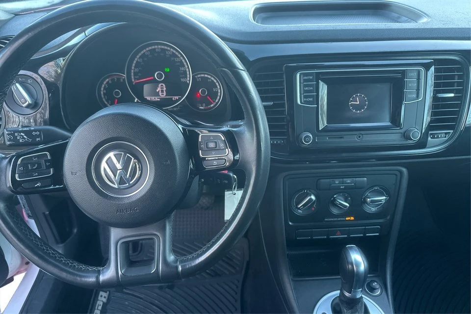 2016 Volkswagen A5 Beetle - Image 13 of 20