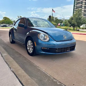2016 Volkswagen Beetle 1.8T Classic Hatchback 2D