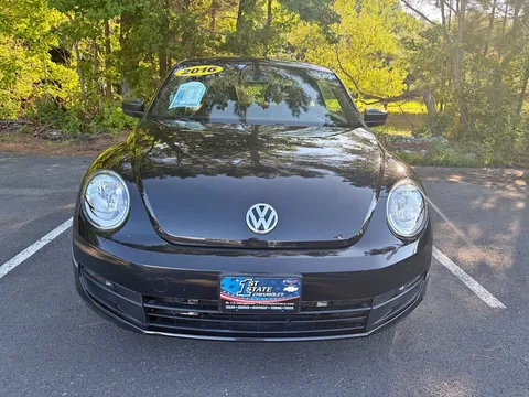 2016 Volkswagen Beetle 1.8T Classic Hatchback 2D