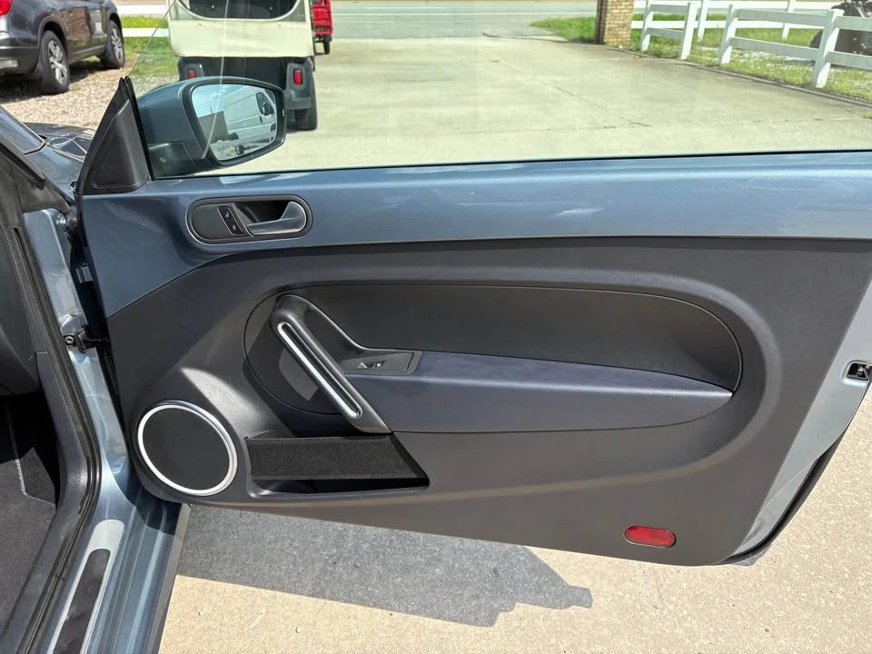 2016 Volkswagen A5 Beetle - Image 11 of 12