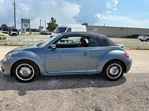 2016 Volkswagen Beetle 1.8T Denim Convertible 2D