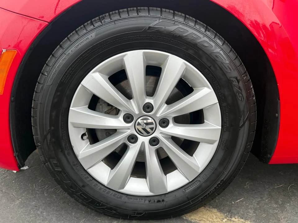 2016 Volkswagen A5 Beetle - Image 10 of 19