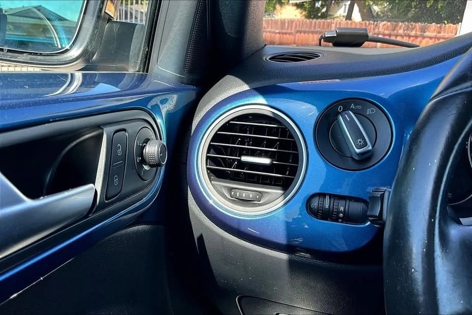 2016 Volkswagen A5 Beetle - Image 13 of 20