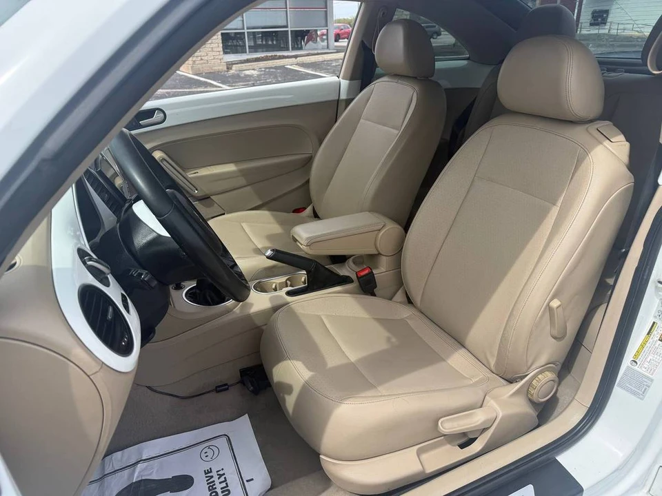 2016 Volkswagen A5 Beetle - Image 10 of 24