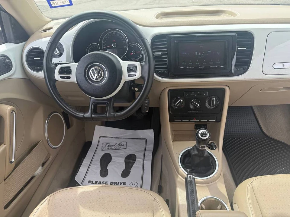 2016 Volkswagen A5 Beetle - Image 14 of 24