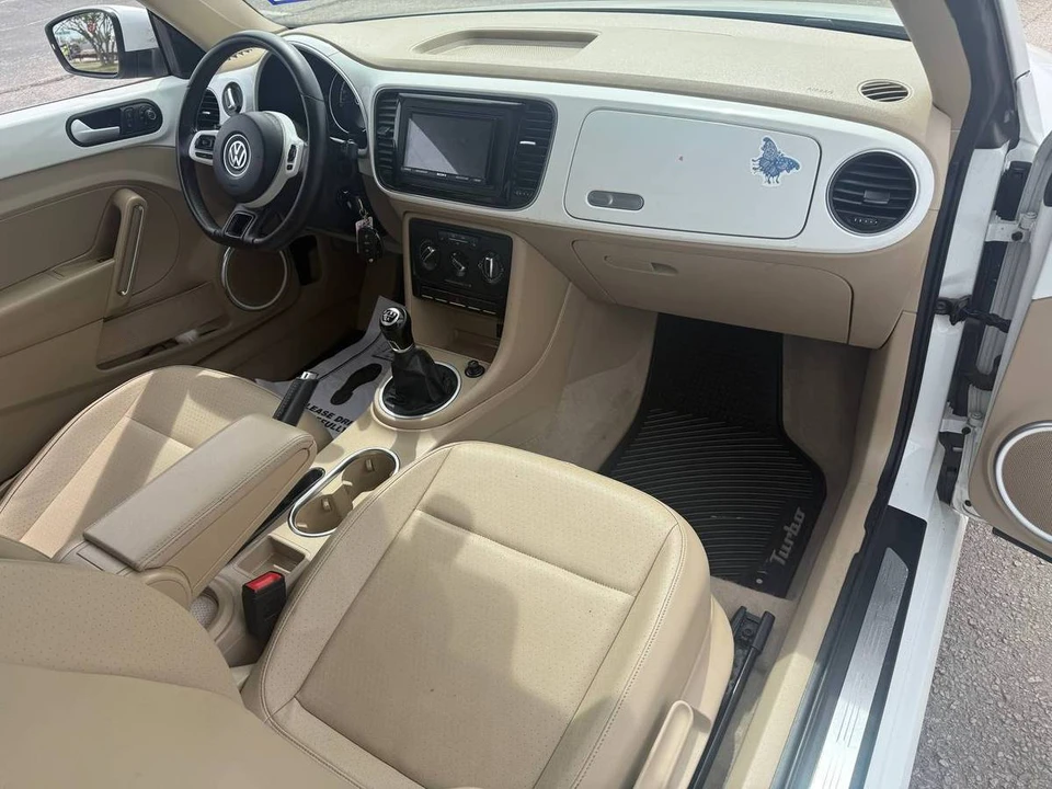2016 Volkswagen A5 Beetle - Image 11 of 24