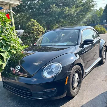 2016 Volkswagen Beetle 1.8T SE Hatchback 2D