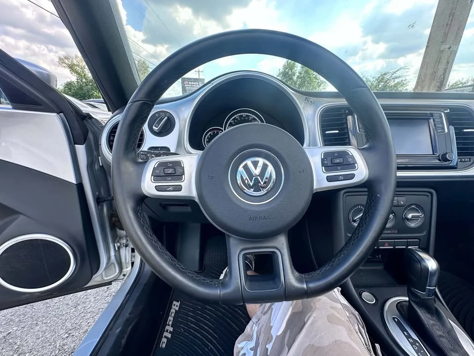 2016 Volkswagen A5 Beetle - Image 8 of 17