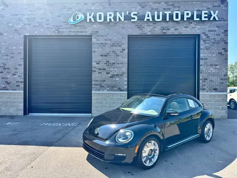 2016 Volkswagen Beetle 1.8T SEL Hatchback 2D