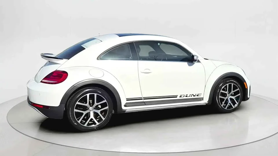 2016 Volkswagen A5 Beetle - Image 4 of 9