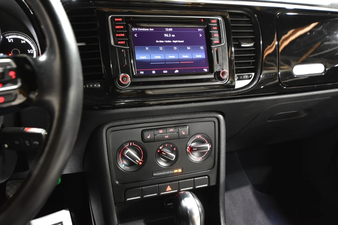 2016 Volkswagen A5 Beetle - Image 17 of 21